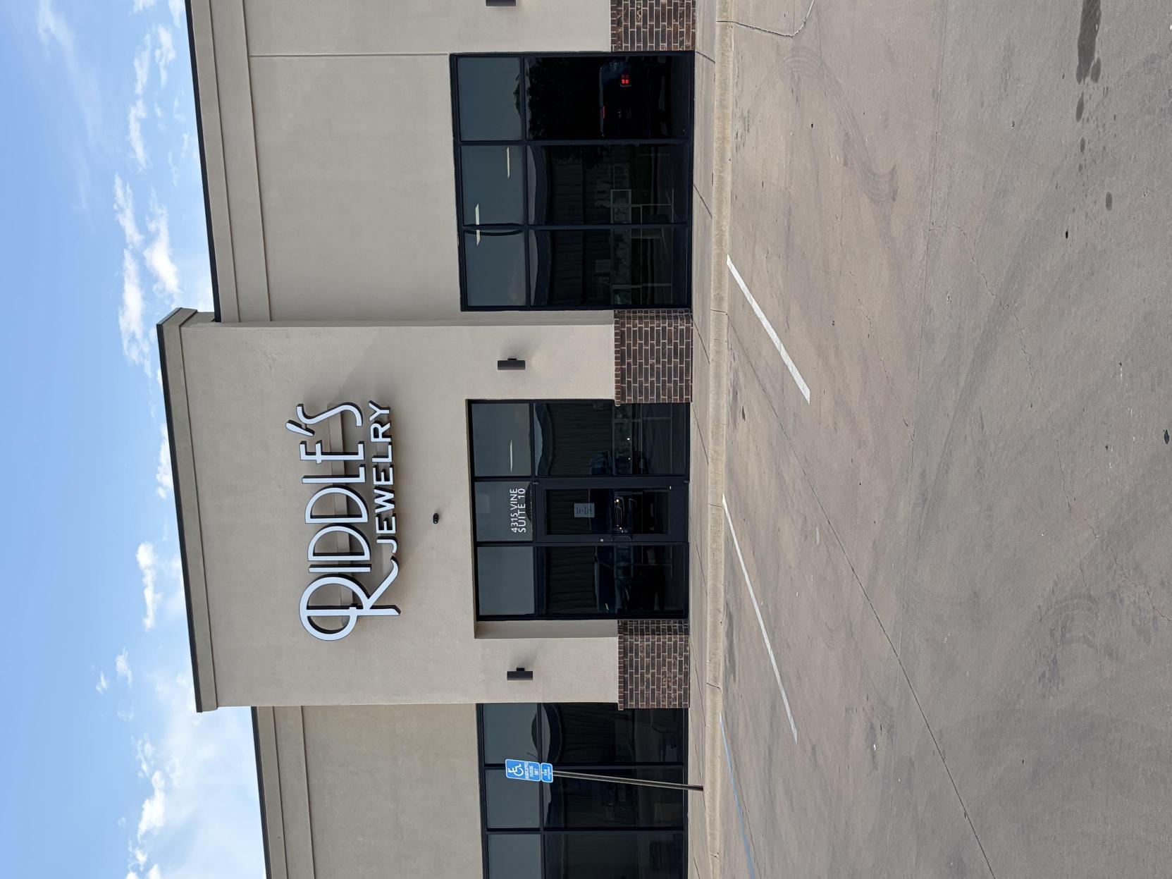 Riddle's Jewelry - Hays